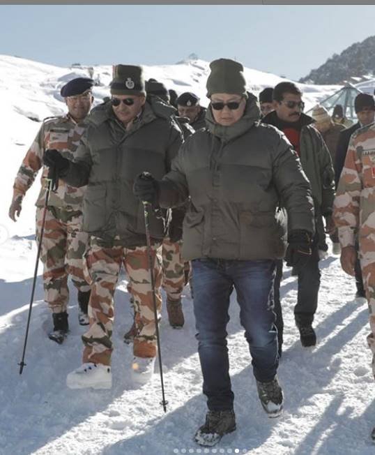 kiren rijiju, kiren rijiju skiing, Union Minister Kiren Rijiju rides a snow scooter, Mountaineering And Skiing Institute, ITBP in Auli, Uttarakhand