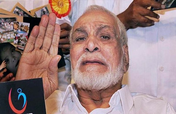 बेटे ने रोते-रोते बताया कैसे गुजरे कादर खान के आखिरी पल, ‘मुझे चूमना चाहते थे पर चूम न सके’
