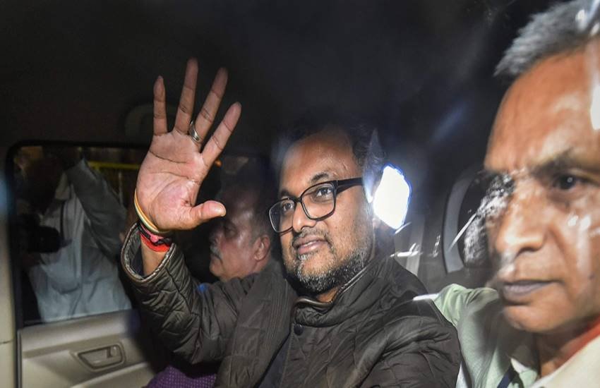 सुप्रीम कोर्ट ने ED उस तारीख बताने को कहा जिस दिन आईएनएक्स मीडिया और एयरसेल मैक्सिस मामलों में कांग्रेस के वरिष्ठ नेता पी.चिदंबरम के पुत्र कार्ति चिदंबरम से पूछताछ हो। 