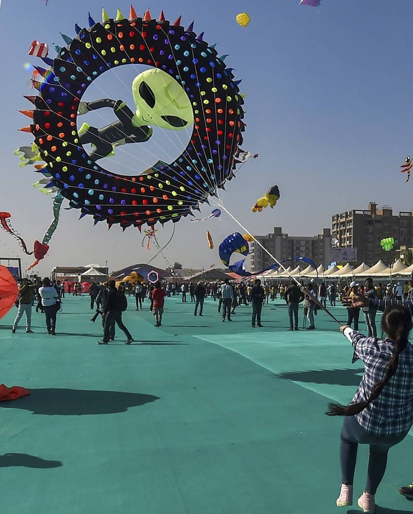 International Kite Festival, Uttarayan 2019, Makar Sakranti 2019, Kite festival, kite festival in india, Gujarat Kite festival, makar sankranti, uttarayan, india harvest season, agriculture india, winter india, kite making