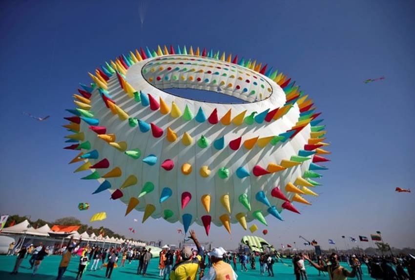 International Kite Festival, Uttarayan 2019, Makar Sakranti 2019, Kite festival, kite festival in india, Gujarat Kite festival, makar sankranti, uttarayan, india harvest season, agriculture india, winter india, kite making