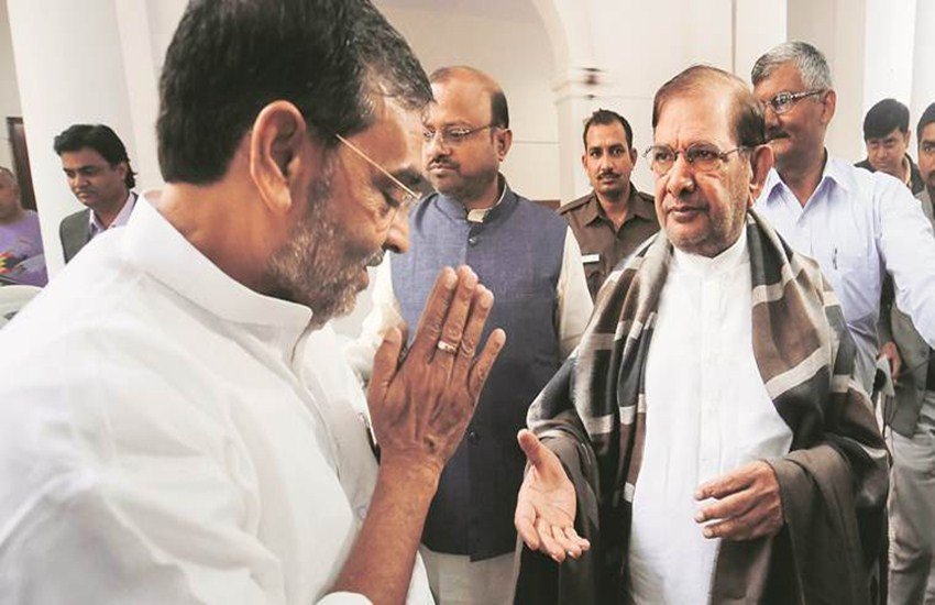 बिहार में उपेंद्र कुशवाहा की पार्टी RLSP और शरद यादव की लोकतांत्रिक जनता दल का विलय रुक गया है. बताया जा रहा है कि इसमें आरजेडी ने पेच फंसा दिया है। (एक्सप्रेस फाइल फोटो/अनिल शर्मा)
