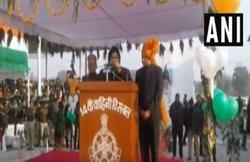 VIDEO: खुद पढ़ नहीं सकीं गणतंत्र दिवस का भाषण, एमपी की मंत्री ने मंच से कहा- कलेक्‍टर साहब पढ़ें