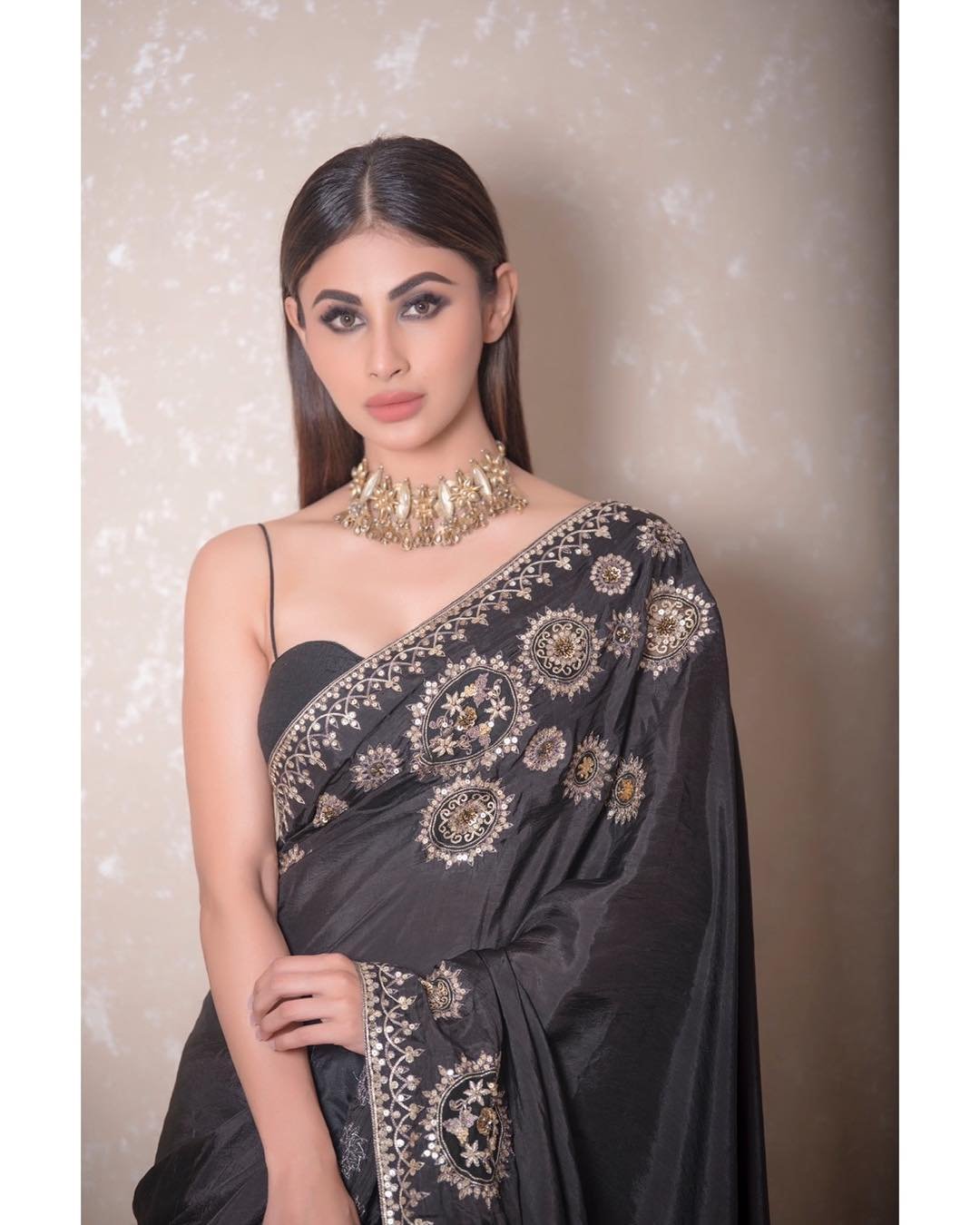 lions gold award, vicky kaushal, vicky kaushal award, mouni roy, lions gold award photos, dipika kakar, sreesanth, lions gold awards 2019, lions gold award winners, jennifer winget, harshad chopra, bepannah, kulfi kumar bajewala, mouni roy photos"