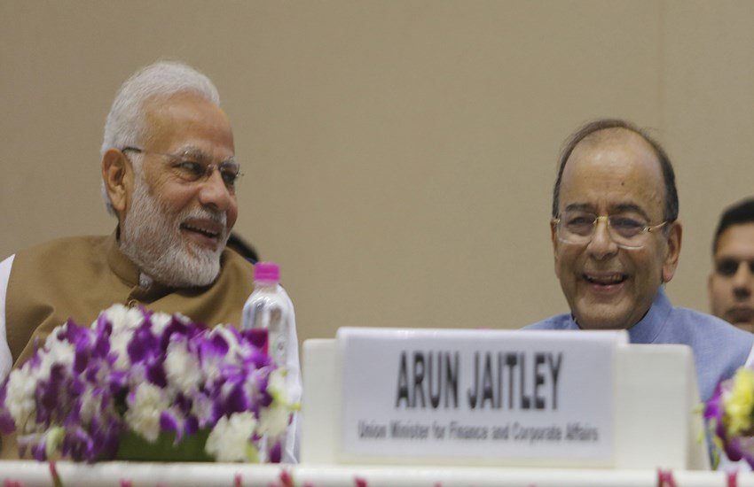 मोदी सरकार के हालिया फैसलों पर नजर डालें तो मुस्लिम महिलाओं से लेकर दलित और सवर्ण समुदाय को खुश करने के लिए भाजपा ने अलग-अलग तरह के उपाय किए हैं। (एक्सप्रेस फोटो)