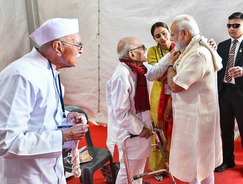 pm mofi in gujarat live updates, pm modi in gujarat live, narendra modi in gujarat live updates, narendra modi in gujarat live, pm narendra modi, narendra modi, narendra modi in gujarat, pm narendra modi in gujarat, pm narendra modi dandi memorial, dandi memorial pm narendra modi