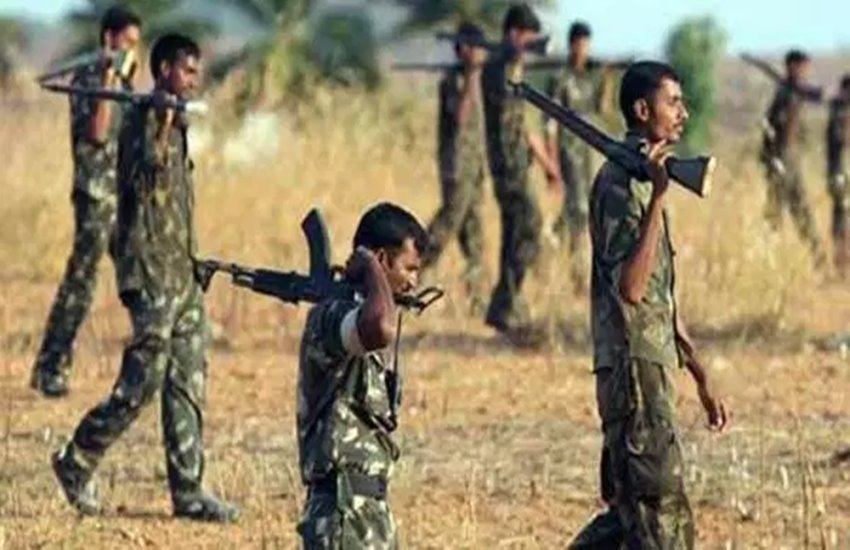 नक्सल ऑपरेशन में तैनात जवान (प्रतीकात्मक तस्वीर)
फोटो सोर्स- इंडियन एक्सप्रेस 