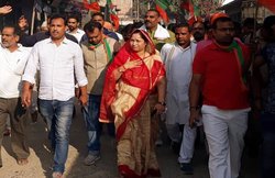 अपने ही गांव में लोगों के गुस्से का शिकार हो गईं बीजेपी सांसद, जमकर हुई नारेबाजी, वीडियो वायरल