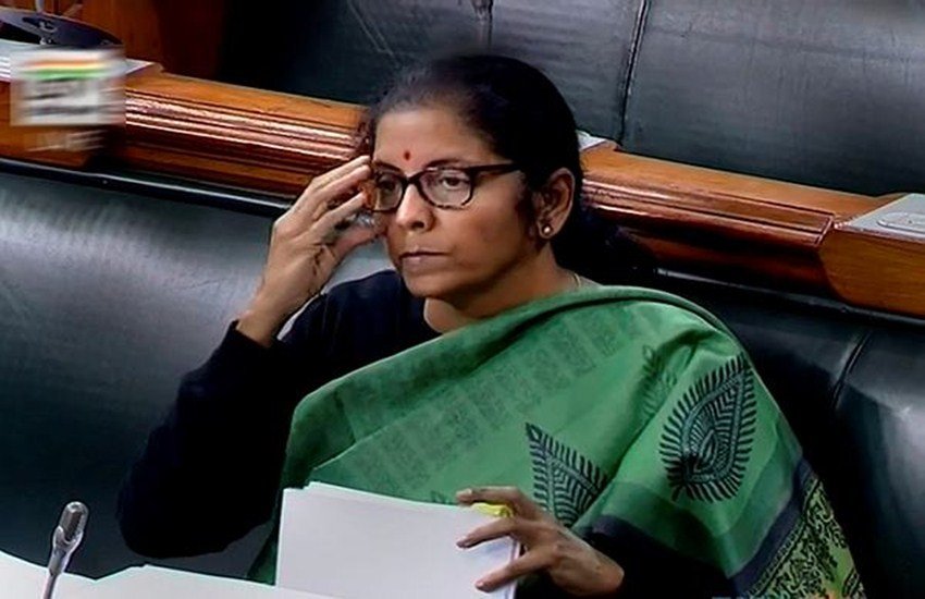 रक्षा मंत्री निर्मला सीतारमण ने राफेल डील पर कांग्रेस के सवालों का जवाब दिया। ( फोटो सोर्स: PTI)