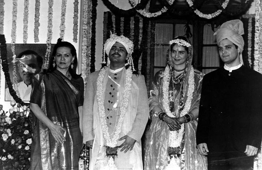 प्रियंका गांधी की शादी 18 फरवरी, 1997 को उनकी मां सोनिया गांधी के आवास 10 जनपथ पर बहुत ही सादे समारोह में हुई थी। (एक्सप्रेस आर्काइव)