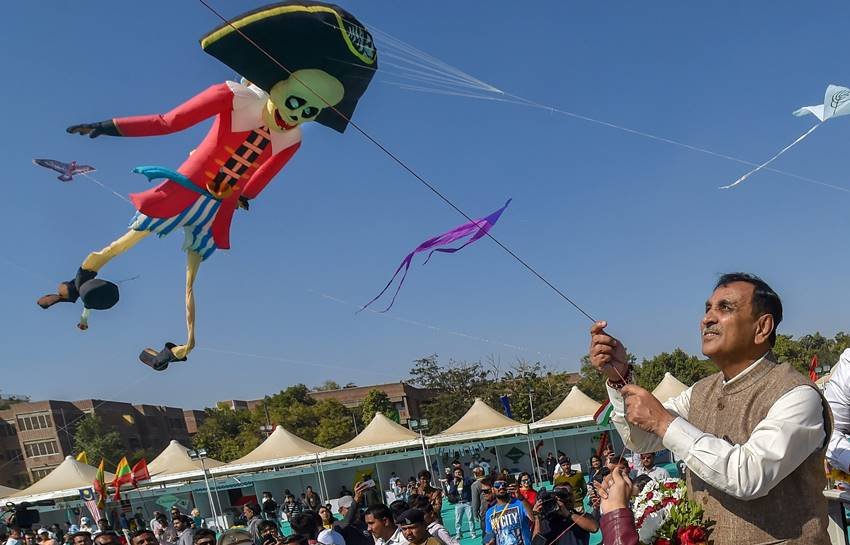 International Kite Festival, Uttarayan 2019, Makar Sakranti 2019, Kite festival, kite festival in india, Gujarat Kite festival, makar sankranti, uttarayan, india harvest season, agriculture india, winter india, kite making