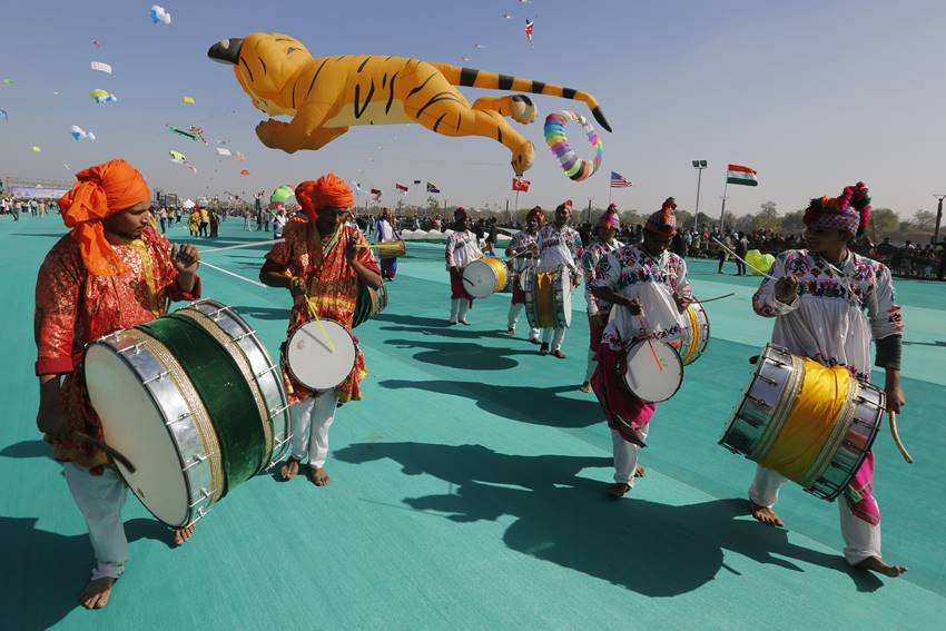 International Kite Festival, Uttarayan 2019, Makar Sakranti 2019, Kite festival, kite festival in india, Gujarat Kite festival, makar sankranti, uttarayan, india harvest season, agriculture india, winter india, kite making