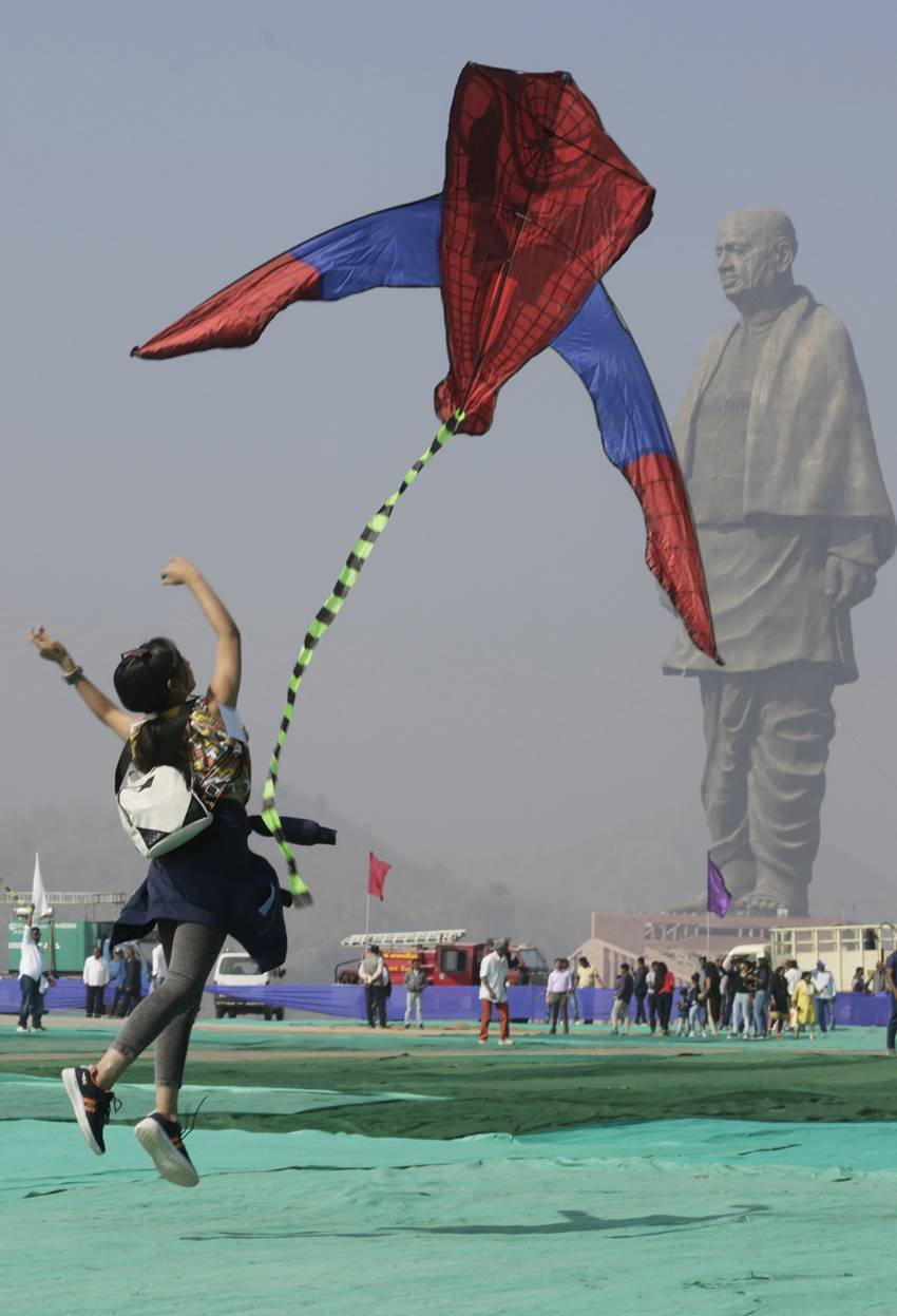 International Kite Festival, Uttarayan 2019, Makar Sakranti 2019, Kite festival, kite festival in india, Gujarat Kite festival, makar sankranti, uttarayan, india harvest season, agriculture india, winter india, kite making