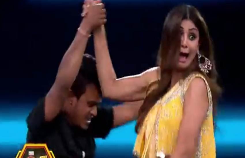 Super Dancer Chapter 3, fan of shilpa shetty came to impress actress, shipla judge of dance reality show, Super Dancer Chapter 3, Super Dancer Chapter 3 Full Episode, shilpa shetty kundra, entertainment news, shilpa shetty, bollywood actress shilpa, anurag basu, geeta ma as judge in super dancer chapter 3, entertainment news, bollywood news, shilpa shetty in super dancer chapter 3, super dancer 3 full episode, entertainment news