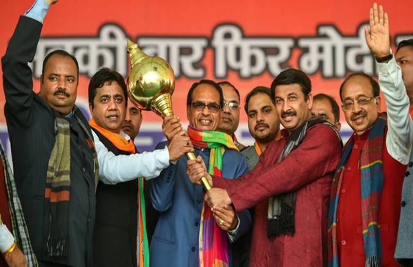 शिवराज सिंह ने महागठबंधन को बिना दूल्हे की बारात बताया और कहा कि 22 दल आज तक अपना मुखिया नहीं तय कर पाए। 