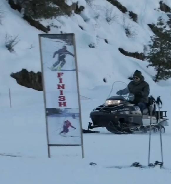 kiren rijiju, kiren rijiju skiing, Union Minister Kiren Rijiju rides a snow scooter, Mountaineering And Skiing Institute, ITBP in Auli, Uttarakhand