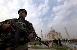 jawans of CISF, gulel, slingshot