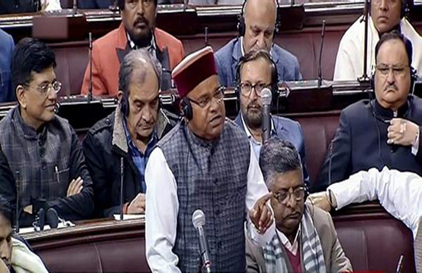 124वां संविधान संशोधन बिल पेश होने से पहले तक मंत्रालय को भी नहीं पता था कि सरकार अगड़ी जातियों के कमजोर तबके को 10 फीसदी आरक्षण देने जा रही है. (फोटो सोर्स:पीटीआई) 124वां संविधान संशोधन बिल पेश होने से पहले तक मंत्रालय को भी नहीं पता था कि सरकार अगड़ी जातियों के कमजोर तबके को 10 फीसदी आरक्षण देने जा रही है. (फोटो सोर्स:पीटीआई)