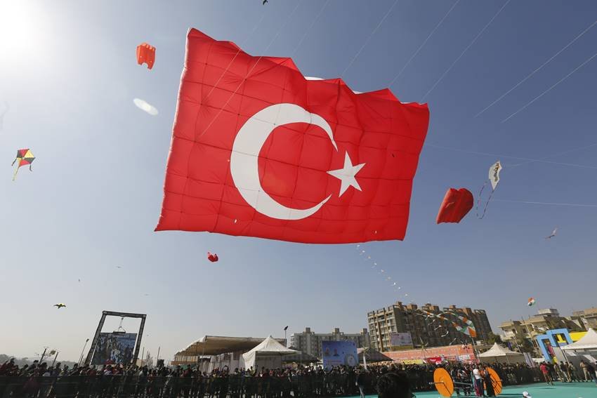 International Kite Festival, Uttarayan 2019, Makar Sakranti 2019, Kite festival, kite festival in india, Gujarat Kite festival, makar sankranti, uttarayan, india harvest season, agriculture india, winter india, kite making