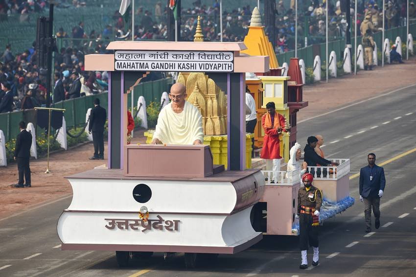 उत्तर प्रदेश की झांकी।