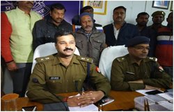 वाराणसी में फर्जी गाइड बनकर विदेशी सैलानियों को करते थे हेरोइन की सप्लाई, गिरफ्तार दो तस्करों के नेपाल से जुड़े हैं तार