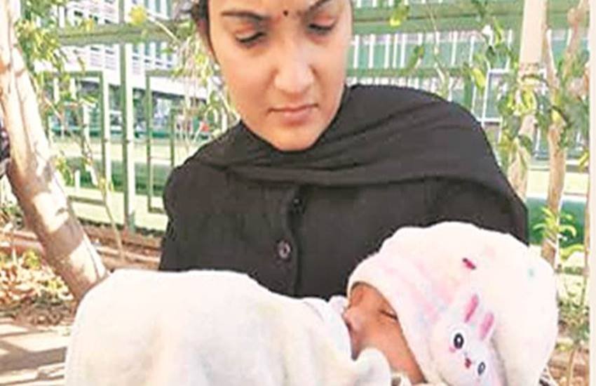 delhi, woman, baby