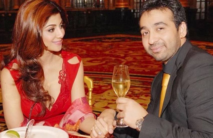 shilpa shetty, shillpa shetty, shilpa shetty shared a magical moment with raj kundra,shilpa shetty with raj kundra, shilpa shetty shared with fans her love story, shilpa shetty husband raj kundra, rajkundra proposed shilpa shetty in a restaurant, magical moment between wify shilpa and hubby raj, magical moment between shilpa shetty and raj kundra, entertainment news, bollywood news, television news, entertainment news