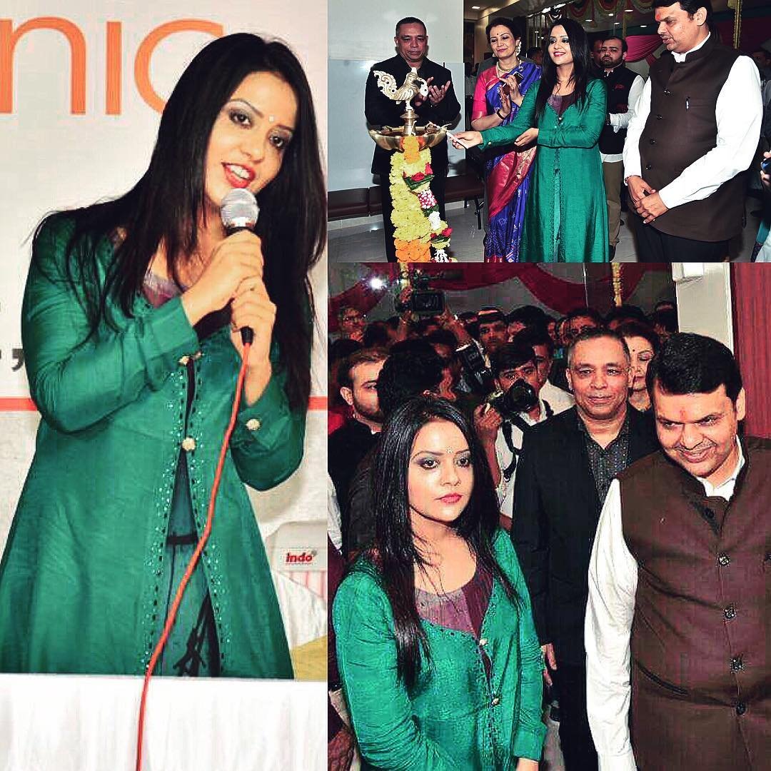 Devendra Fadnavis , Amruta Fadnavis, Devendra Fadnavis, Amruta Fadnavis, 3 Idiots, Riteish Deshmukh, Maharashtra