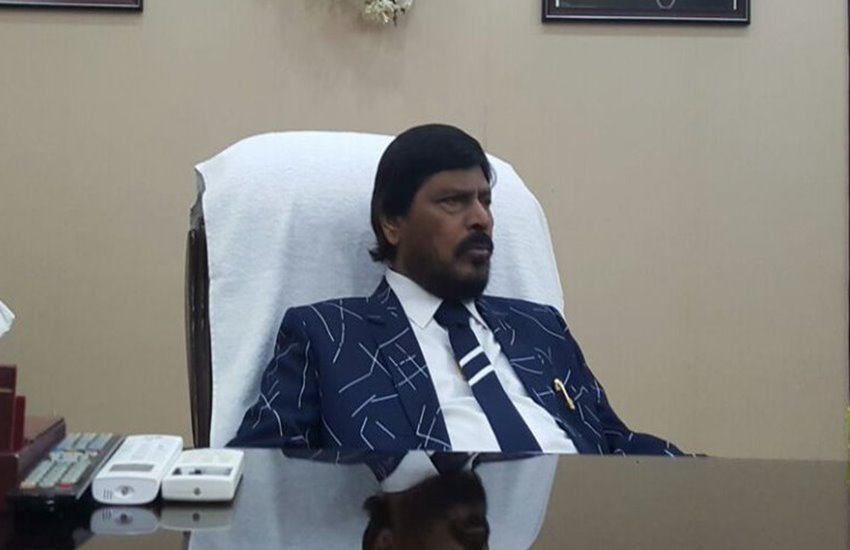 केंद्रीय मंत्री रामदास अठावले 
फोटो सोर्स- ट्विटर/रामदास अठावले 
