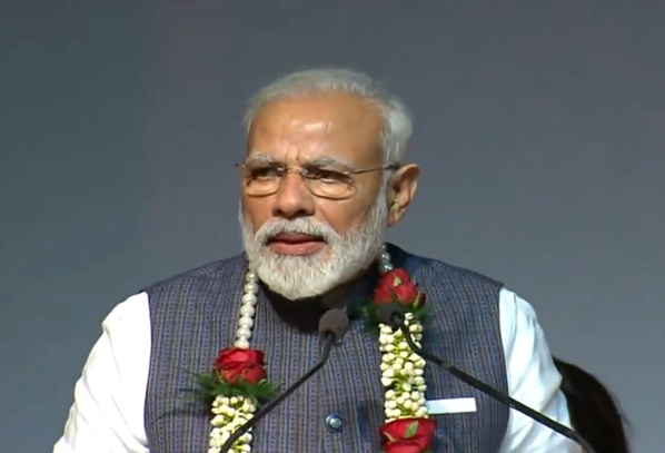मोदी ने कहा कि देश विदेश की अनेक भाषाओं में श्रीमद् भगवद् गीता का अनुवाद हो चुका है। लोकमान्य तिलक ने जेल में रहकर गीता के रहस्य को भी लिखा है। उन्होंने मराठी में गीता के ज्ञान को लोगों तक पहुंचाया। उन्होंने गीता का गुजराती में भी अनुवाद किया था।