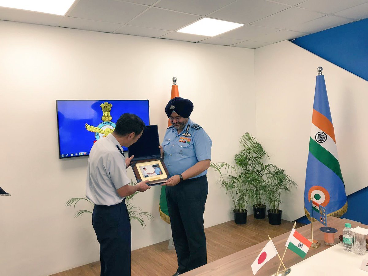 एरो इंडिया शो के दौरान ही एफओसी प्रमाण पत्र और रिलीज टू सर्विस डॉक्यूमेंट वायुसेना प्रमुख बीएस धनोआ को सौंपा गया था।