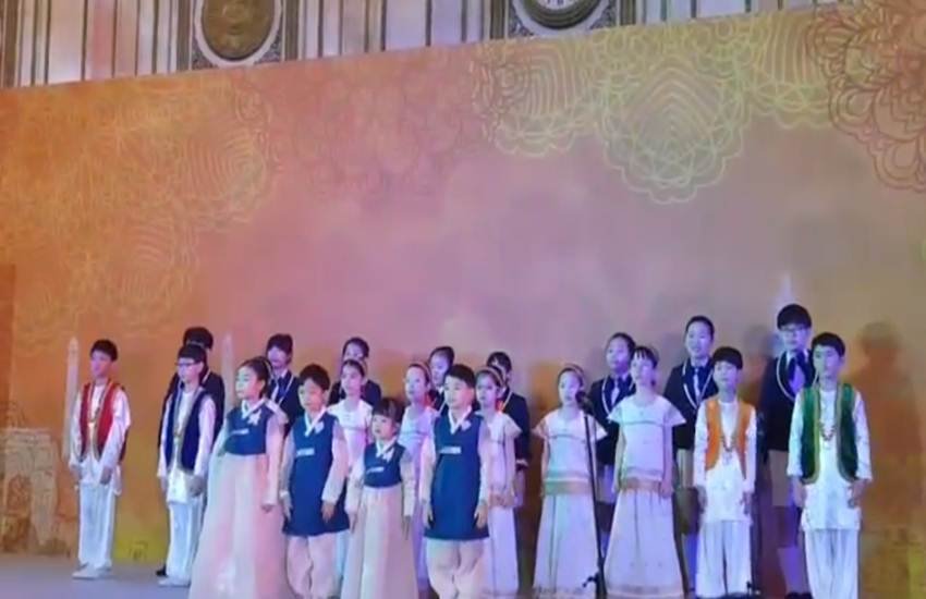 National news, Korean children, Vaishnav Jan Toh to, PM Narendra Modi, Mahatma Gandhi, Ministry of External Affairs, PM Modi, Seoul Peace Prize Foundation, Kofi Annan, Angela Merkel, Seoul Peace Prize, South Korean President Moon Jae-in