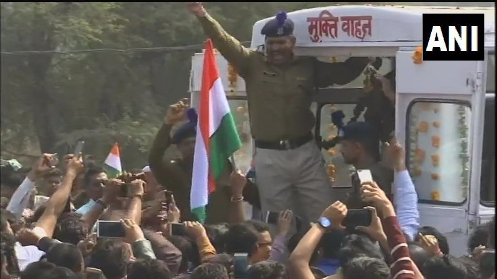 ,pulwama Attack,Pulwama,CRPF personnel,CRPF Bravehearts, pulwama martyr tribute, martyr tribute video, pulwama news today,pulwama encounter,pulwama terror attack,pulwama terrorist,india news live,india news today,india news live tv,cprf,cprf jawans,crpf news,crpf news today in jammu kashmir,crpf news latest,mortal remains,mortal remains of crpf,kashmir news today,jammu and kashmir terror attack,narendra modi,rahul gandhi,army chief bipin rawat,arvind kejriwal