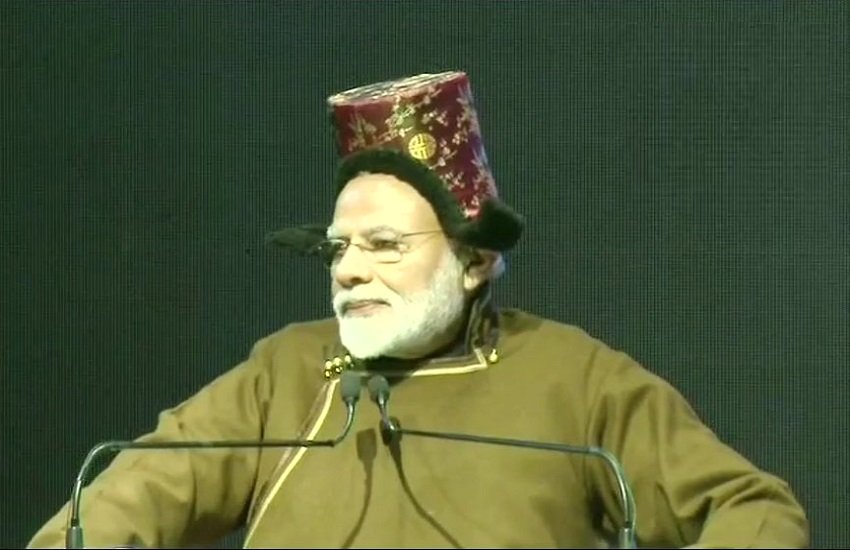 लेह में प्रधानमंत्री नरेंद्र मोदी (फोटोः एएनआई)