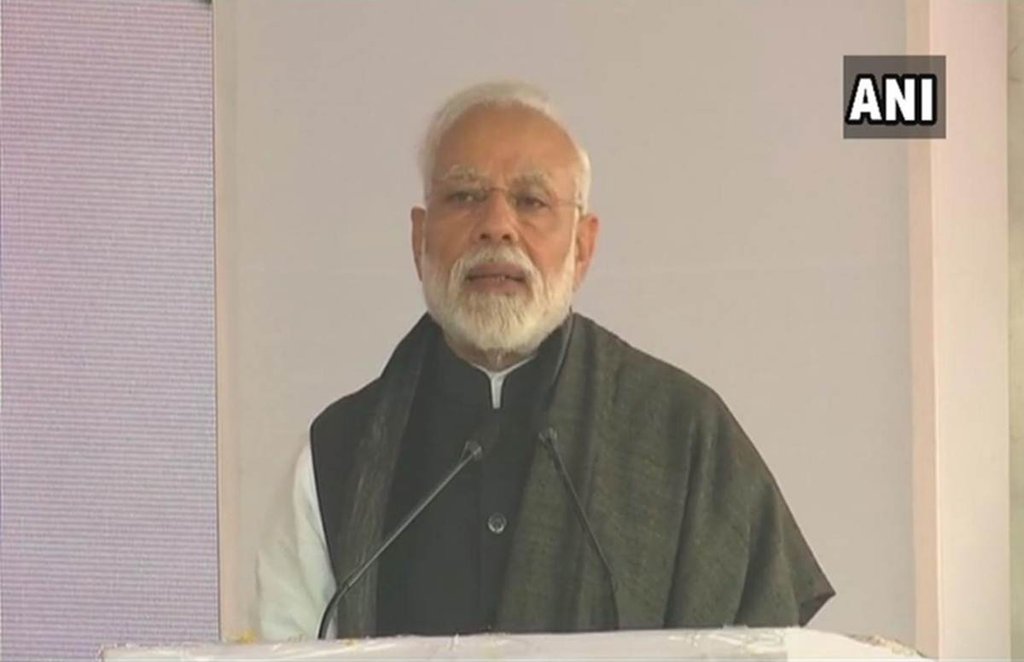 बंगाल में रैली को संबोधित करते हुए पीएम नरेंद्र मोदी 
फोटो सोर्स- ट्विटर/BJP