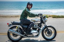Royal Enfield Interceptor 650: बुलेट के दीवानों के लिए खुशखबरी, शुरू हुई इस मॉडल की डिलीवरी