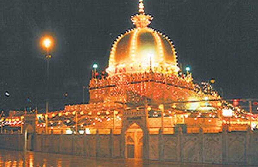 अजमेर शरीफ दरगाह ( फोटो सोर्स : इंडियन एक्सप्रेस ) अजमेर शरीफ दरगाह ( फोटो सोर्स : इंडियन एक्सप्रेस )