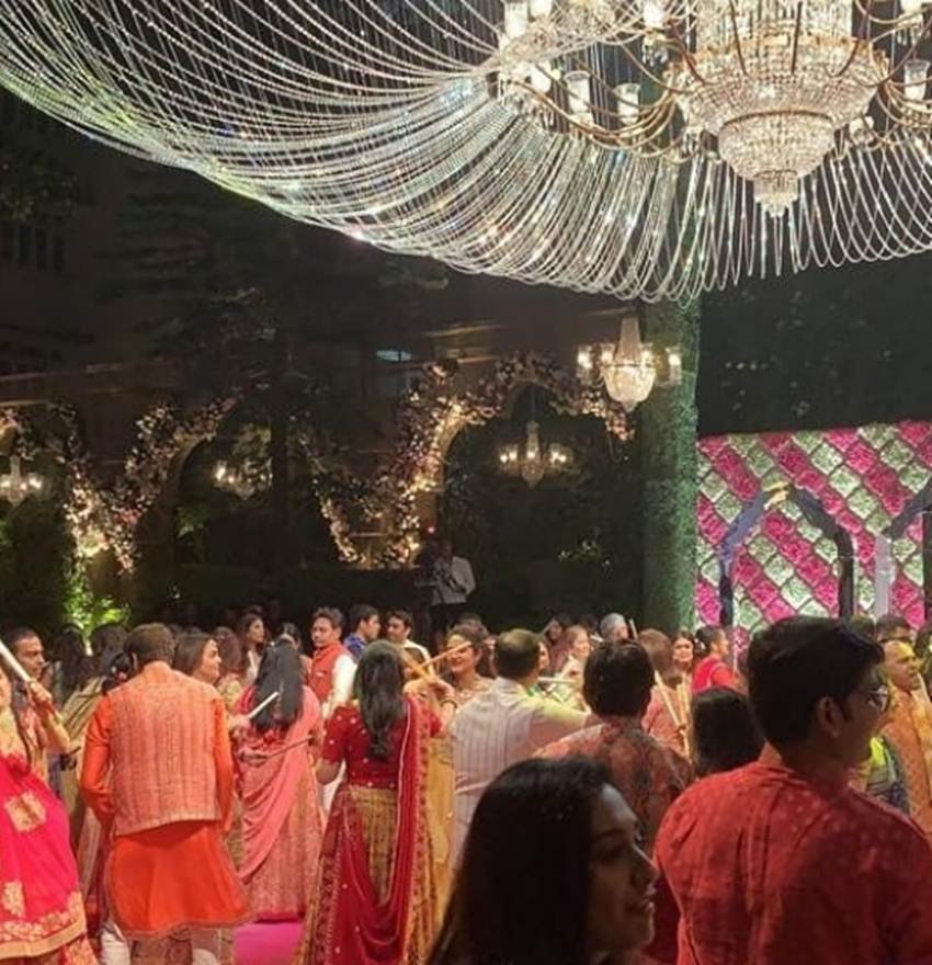 Akash ambani, shloka mehta, akash and shloka, akash ambani and shloka mehta wedding, akash ambanis bachelor, isha ambani, jio, reliance, आकाश अंबानी, श्लोका मेहता