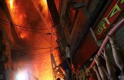 Bangladesh fire: ढाके के केमिकल वेयरहाउस में लगी आग, 69 लोगों की मौत