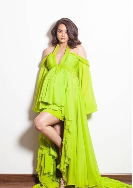Surveen Chawla,Kahin Toh Hoga,jhalak dikhhla jaa,akshay thakker,24