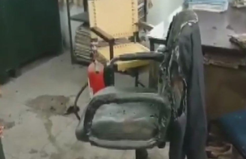 इस दफ्तर में लगाई आग