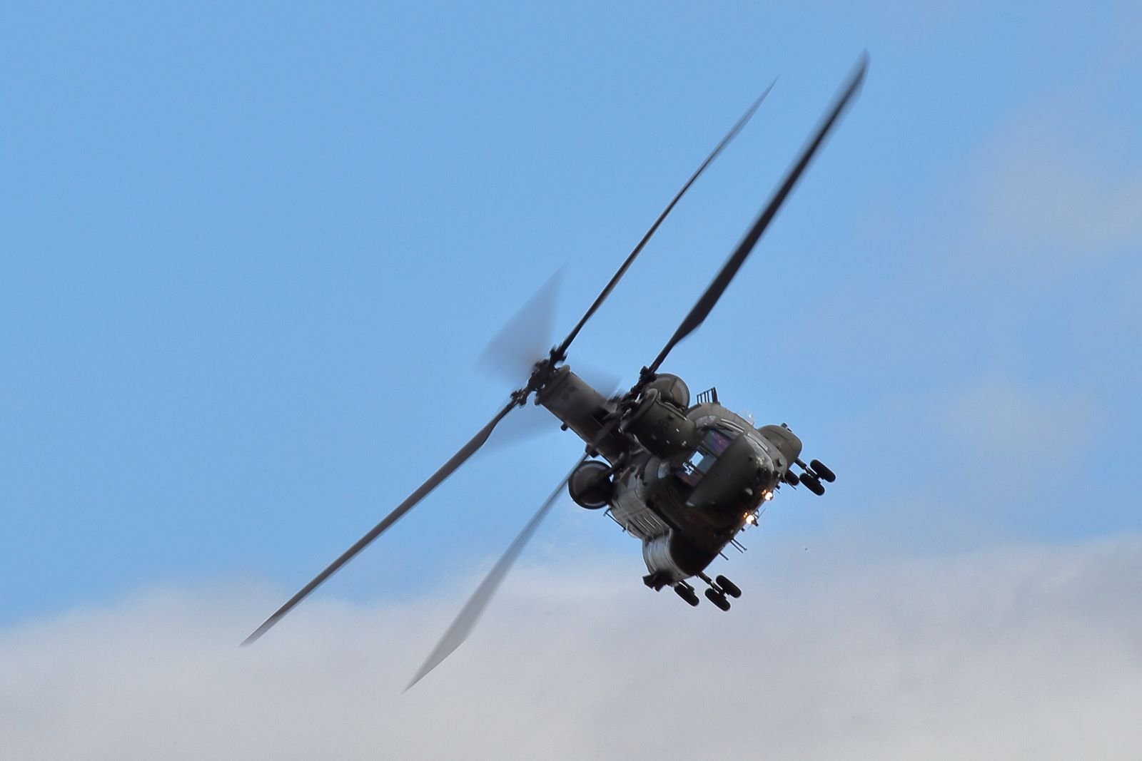 CH-47, chinook CH-47, Chinhook helicopters, heavy lift helicopters, Indian Air Force, Boeing, Boeing India, IAF Chinhook, Apache attack helicopters, India News, indian airforce