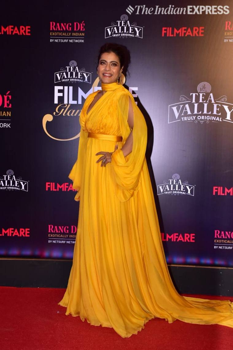 filmfare glamour and style awards 2019, filmfare glamour and style awards, filmfare glamour and style awards 2019 winners, filmfare style awards 2019 winners, deepika padukone style awards, shah rukh khan filmfare style awards, vicky kaushal, vicky kaushal awards, ayushmann khurrana, sonam kapoor, rekha, filmfare glamour and style awards 2019 photos, filmfare glamour and style awards 2019 red carpet, filmfare style awards 2019