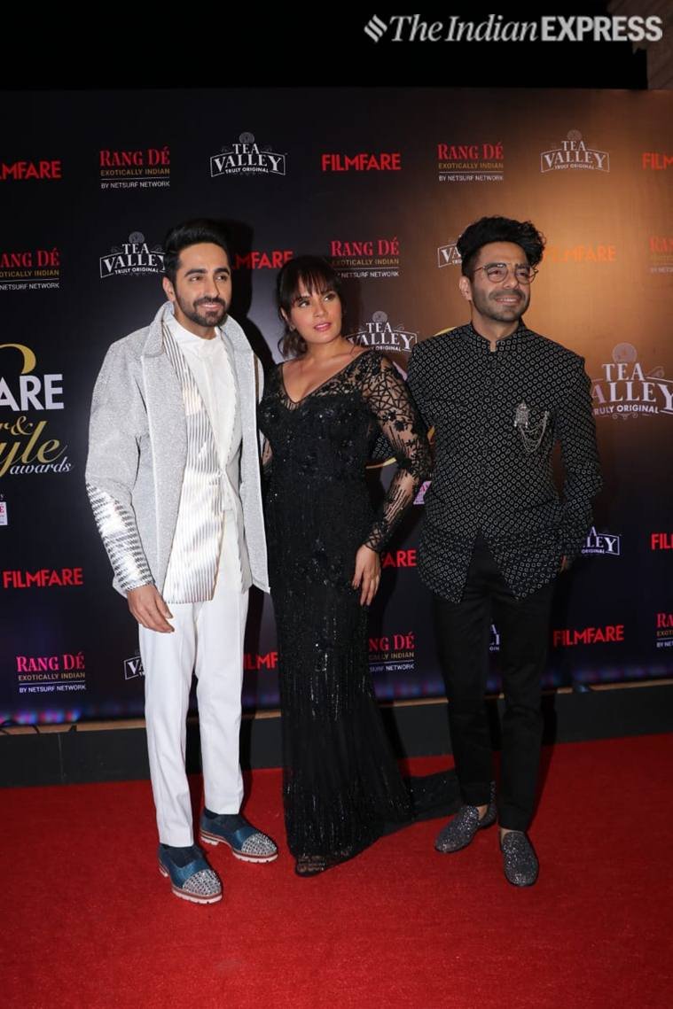 filmfare glamour and style awards 2019, filmfare glamour and style awards, filmfare glamour and style awards 2019 winners, filmfare style awards 2019 winners, deepika padukone style awards, shah rukh khan filmfare style awards, vicky kaushal, vicky kaushal awards, ayushmann khurrana, sonam kapoor, rekha, filmfare glamour and style awards 2019 photos, filmfare glamour and style awards 2019 red carpet, filmfare style awards 2019
