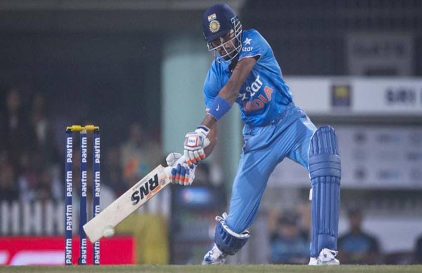 IPL 2019: प्रैक्टिस के दौरान पंड्या ने खेला 'हेलिकॉप्टर शॉट' (फोटो सोर्स- बीसीसीआई/ट्विटर) IPL 2019: प्रैक्टिस के दौरान पंड्या ने खेला 'हेलिकॉप्टर शॉट' (फोटो सोर्स- बीसीसीआई/ट्विटर)