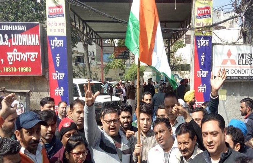 फोटो सोर्सः इंडियन एक्सप्रेस
