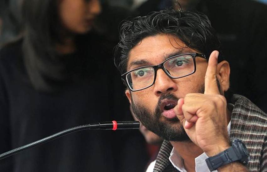 Gujrat News, H K Arts College, Gujarat MLA Jignesh Mevani, Jignesh Mevani, BJP, Hemant Kumar Shah, Gujarat University, Mohanbhai Parmar, Baba saheb, गुजरात समाचार, जिग्नेश मेवानी, एच के आर्ट्स कॉलेज, गुजरात विश्वविद्यालय, मोहनभाई परमार, बाबा साहेब