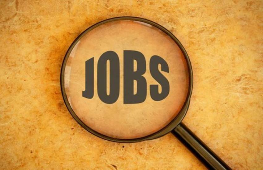 Deendayal Port Trust Recruitment 2019: आवेदन करने के लिए एक उम्मीदवार का सिविल इंजीनियरिंग में ग्रेजुएट होना जरूरी है।