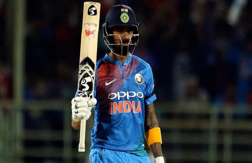 लोकेश राहुल और ऋषभ पंत को ज्यादा मौका देना चाहते हैं कोहली Sunday, Feb. 24, 2019. (AP Photo/Mahesh Kumar A.)