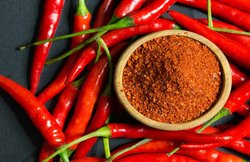 लाल मिर्च दिला सकती है नाक से खून बहने की समस्या से छुटकारा, यूं करें इस्तेमाल